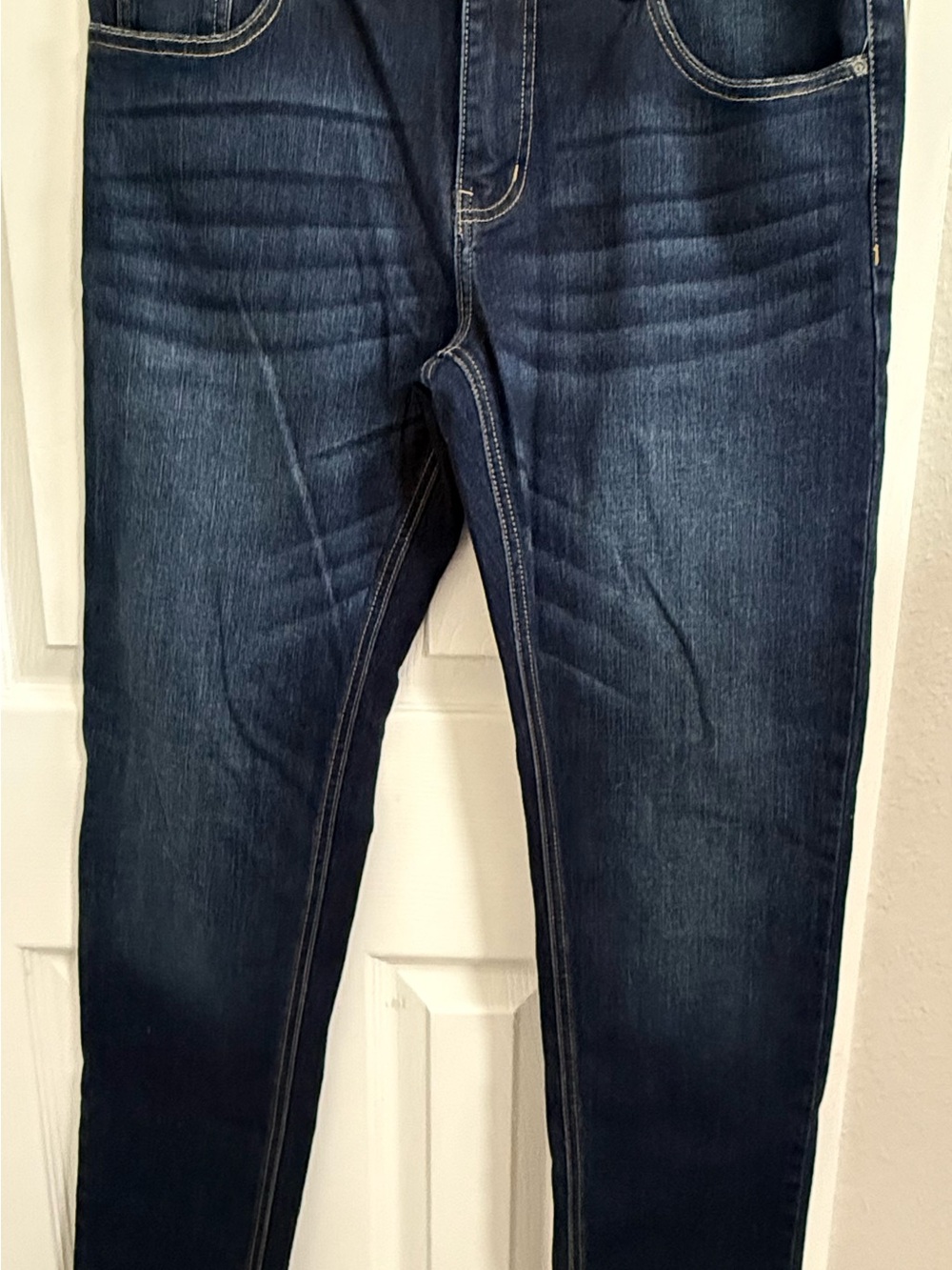 Men's Skinny Stretch Jeans in Dark Blue Wash